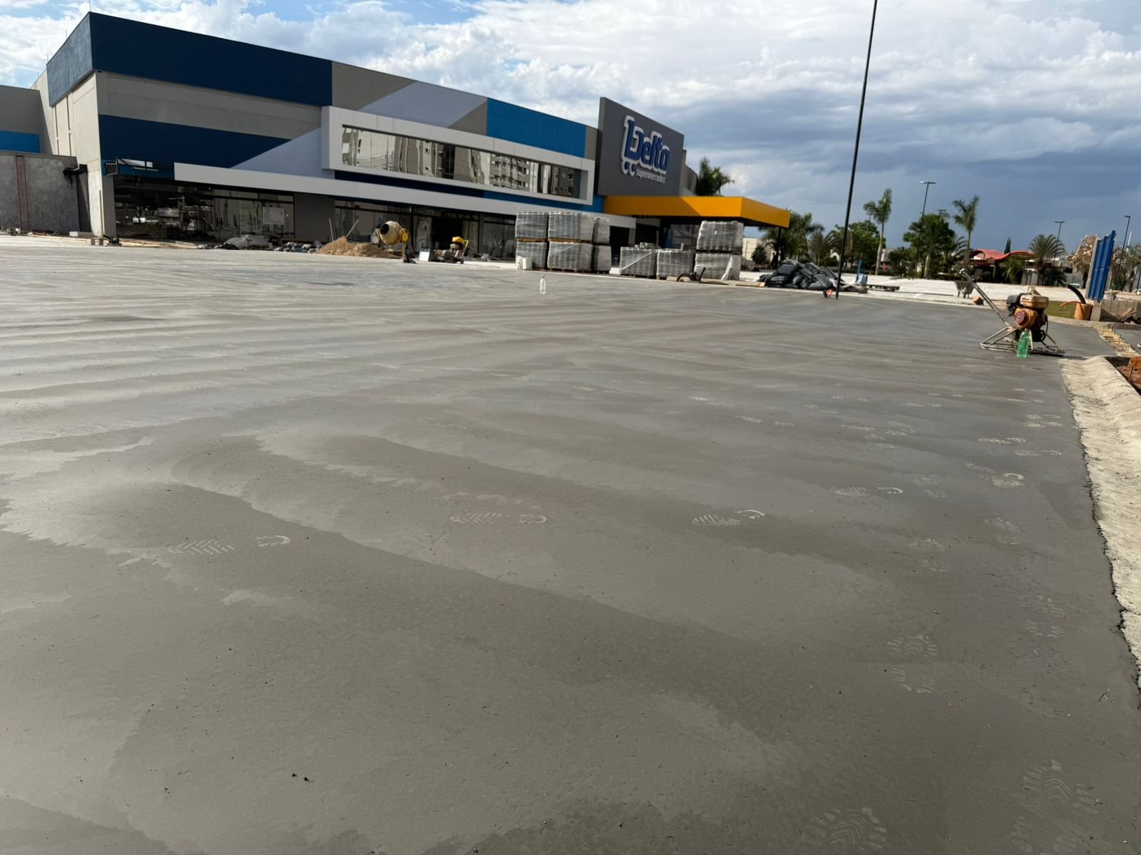 Concreto polido em execução